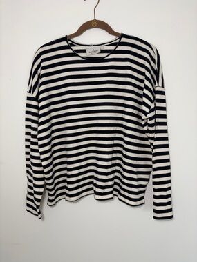 PASSENGER Women’s Panorama Striped Long Sleeve T-shirt Sweater- L - Navy & White